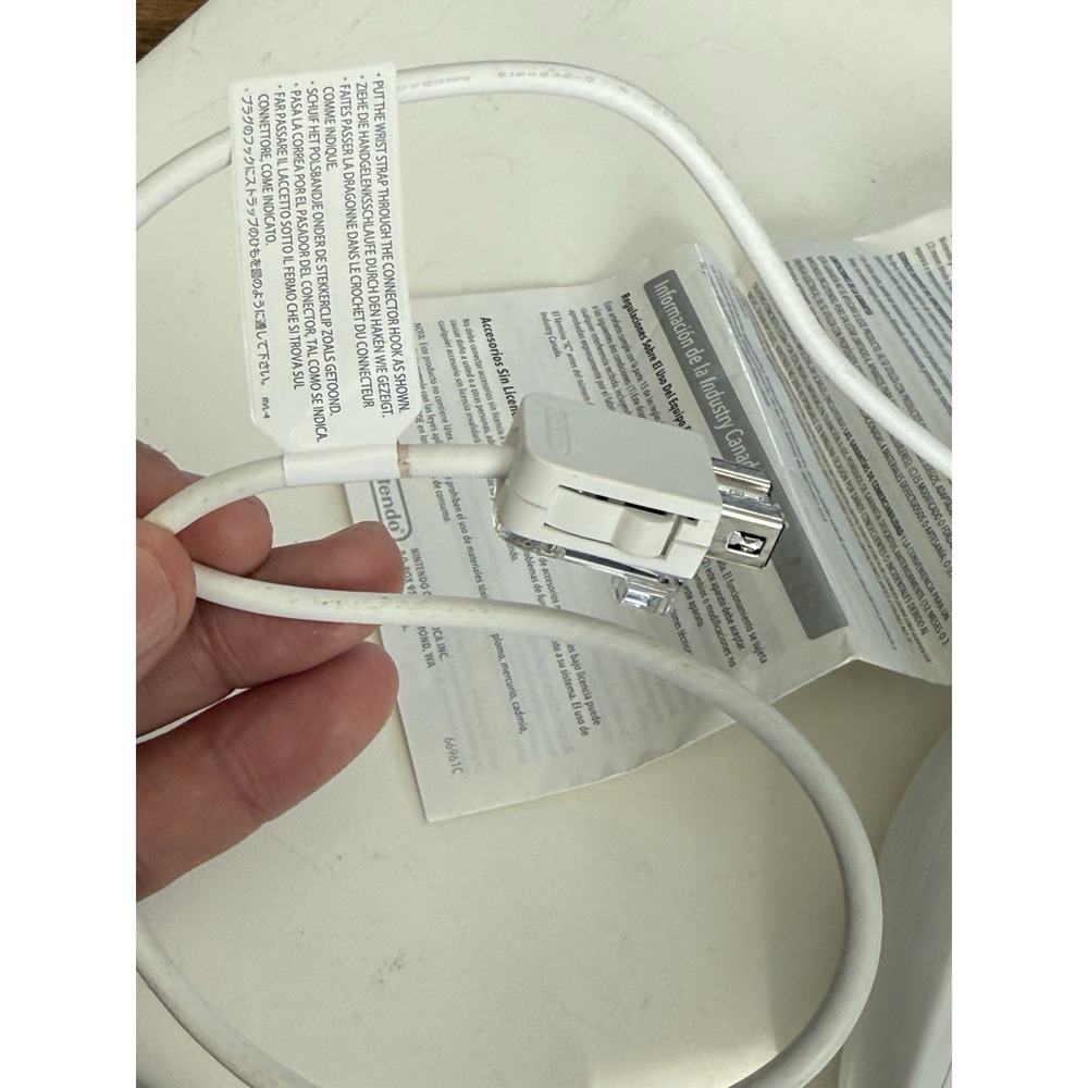 Wii Nunchuck With Manual - Picture 3 of 3